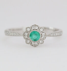 American Jewelry 14k White Gold .20ct Emerald .18ctw Diamond Milgrain Ring