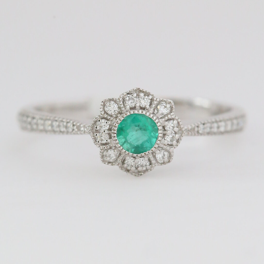 American Jewelry 14k White Gold .20ct Emerald .18ctw Diamond Milgrain Ring