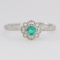 American Jewelry 14k White Gold .20ct Emerald .18ctw Diamond Milgrain Ring