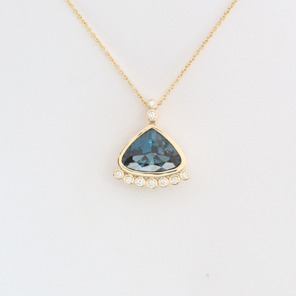 American Jewelry 14k Yellow Gold 3.9ct London Blue Topaz .13ctw Diamond Bezel Necklace