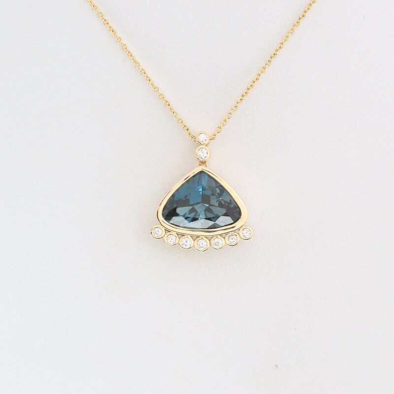 American Jewelry 14k Yellow Gold 3.9ct London Blue Topaz .13ctw Diamond Bezel Necklace
