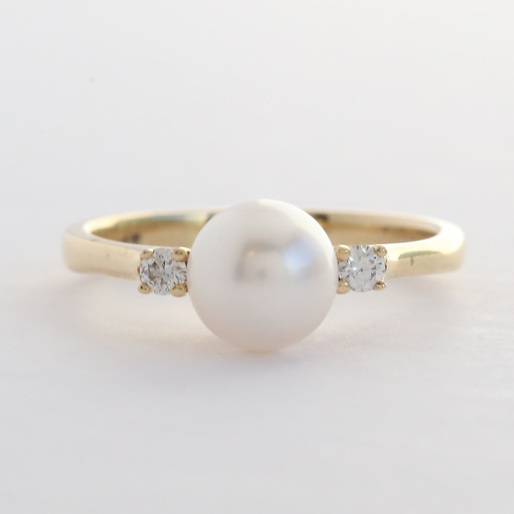 American Jewelry 14k Yellow Gold .10ctw Diamond Accent Akoya Pearl Ring