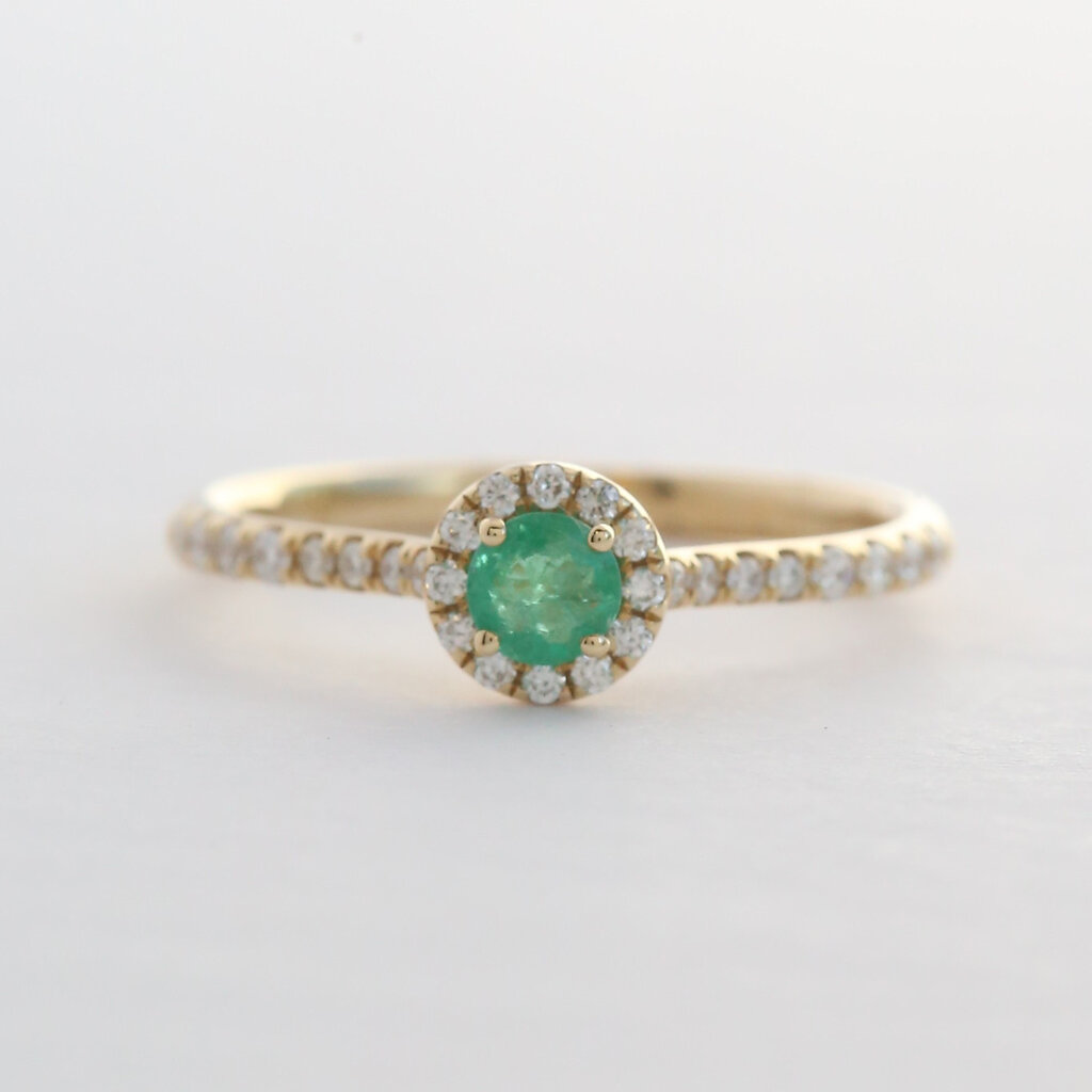American Jewelry 14k Yellow Gold .19ctw Diamond & Emerald Halo Ring
