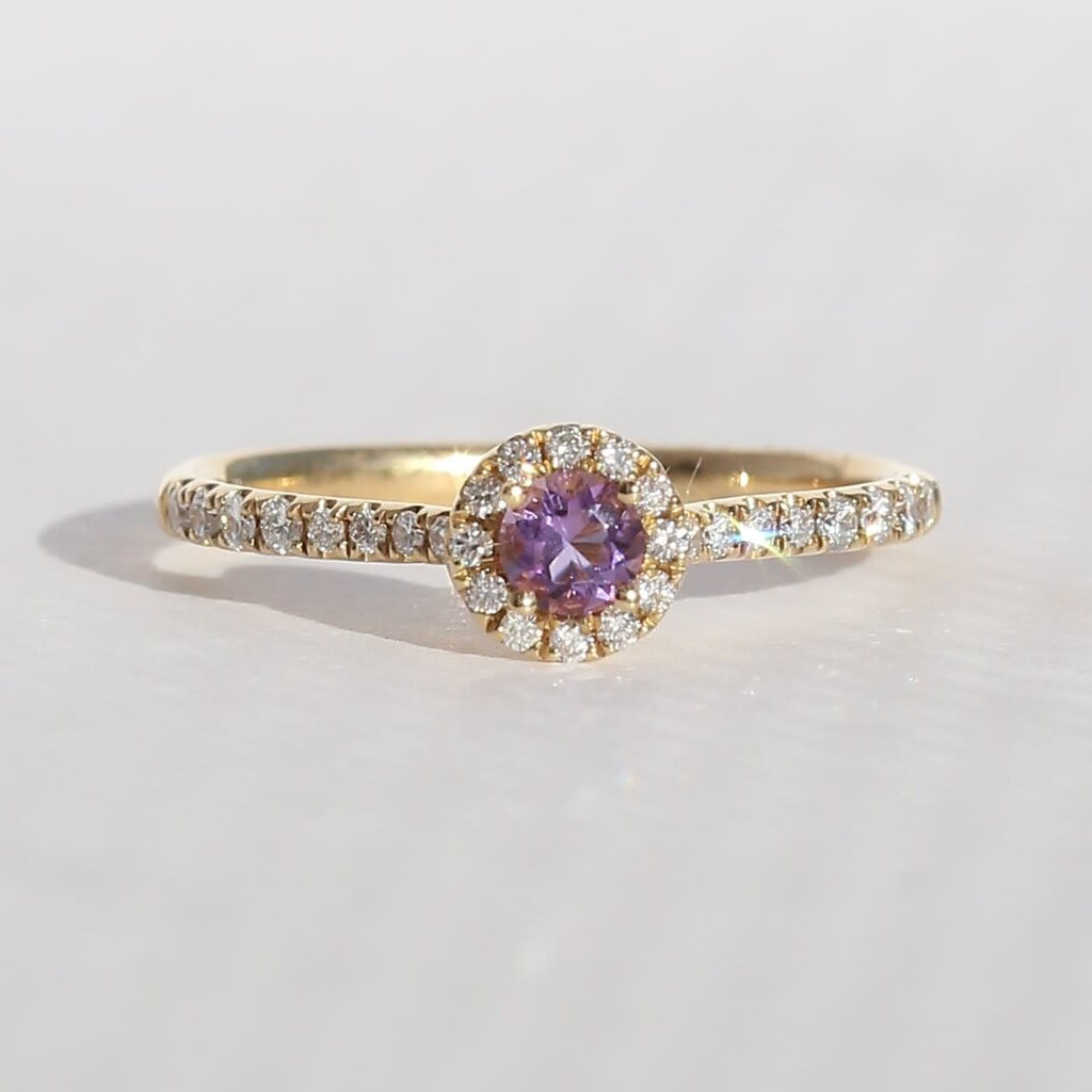 American Jewelry 14k Yellow Gold .19ctw Amethyst Round Halo Ring