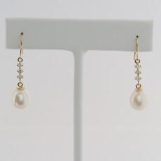 American Jewelry 14k Yellow Gold .21ctw Diamond Akoya Pearl Dangle Earrings