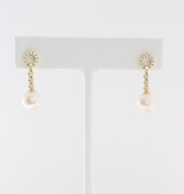 American Jewelry 14k Yellow Gold .33ctw Diamond Akoya Pearl Dangle Earrings
