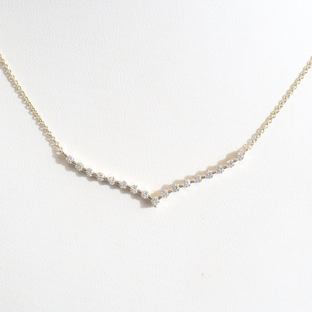 American Jewelry 14k Yellow Gold .42ctw Diamond V Necklace