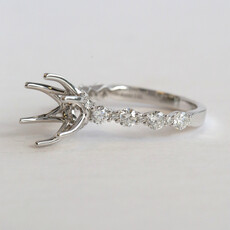 American Jewelry 14k White Gold .92ctw Diamond Alternating Size Semi Mount Engagement Ring