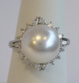 American Jewelry 14k White Gold .50ctw Diamond White Southsea Pearl Ring