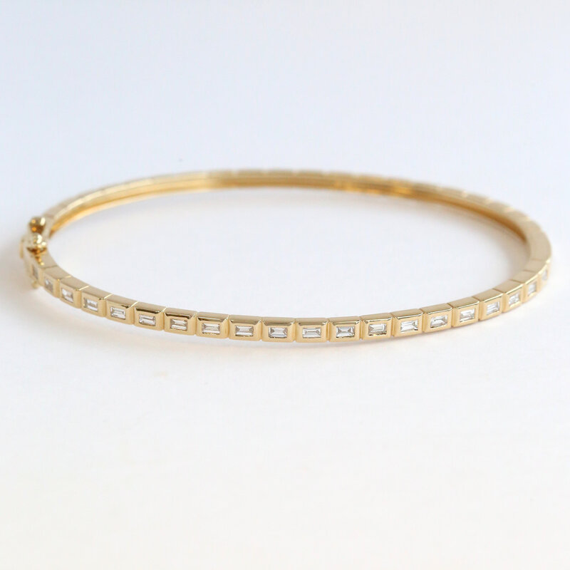 American Jewelry 14k Yellow Gold .54ctw Diamond Baguette Bezel Bangle Bracelet