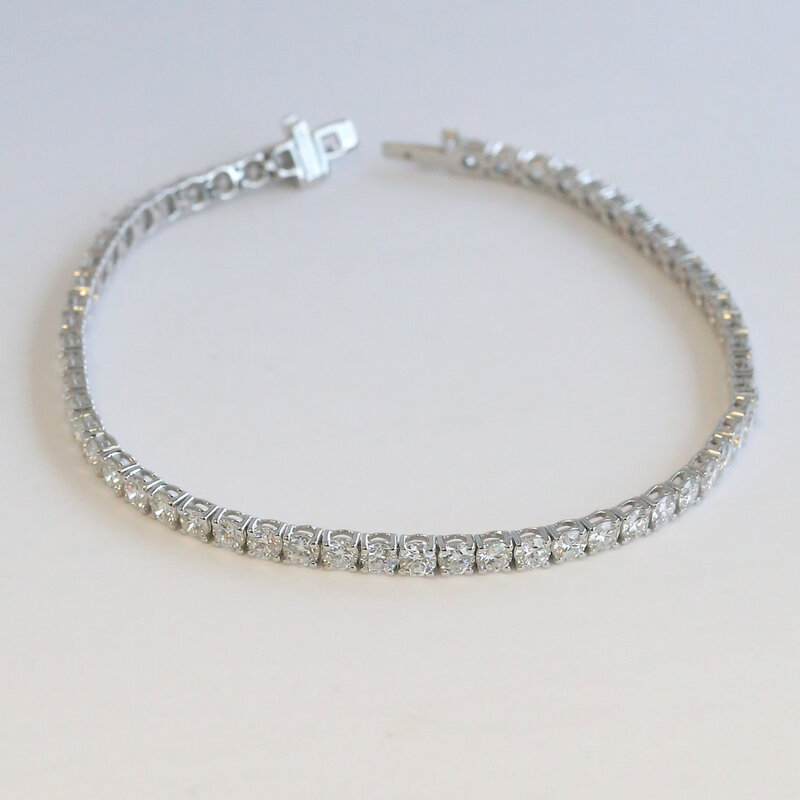 American Jewelry 14k White Gold 8ctw Lab Grown Diamond Tennis Bracelet (8")
