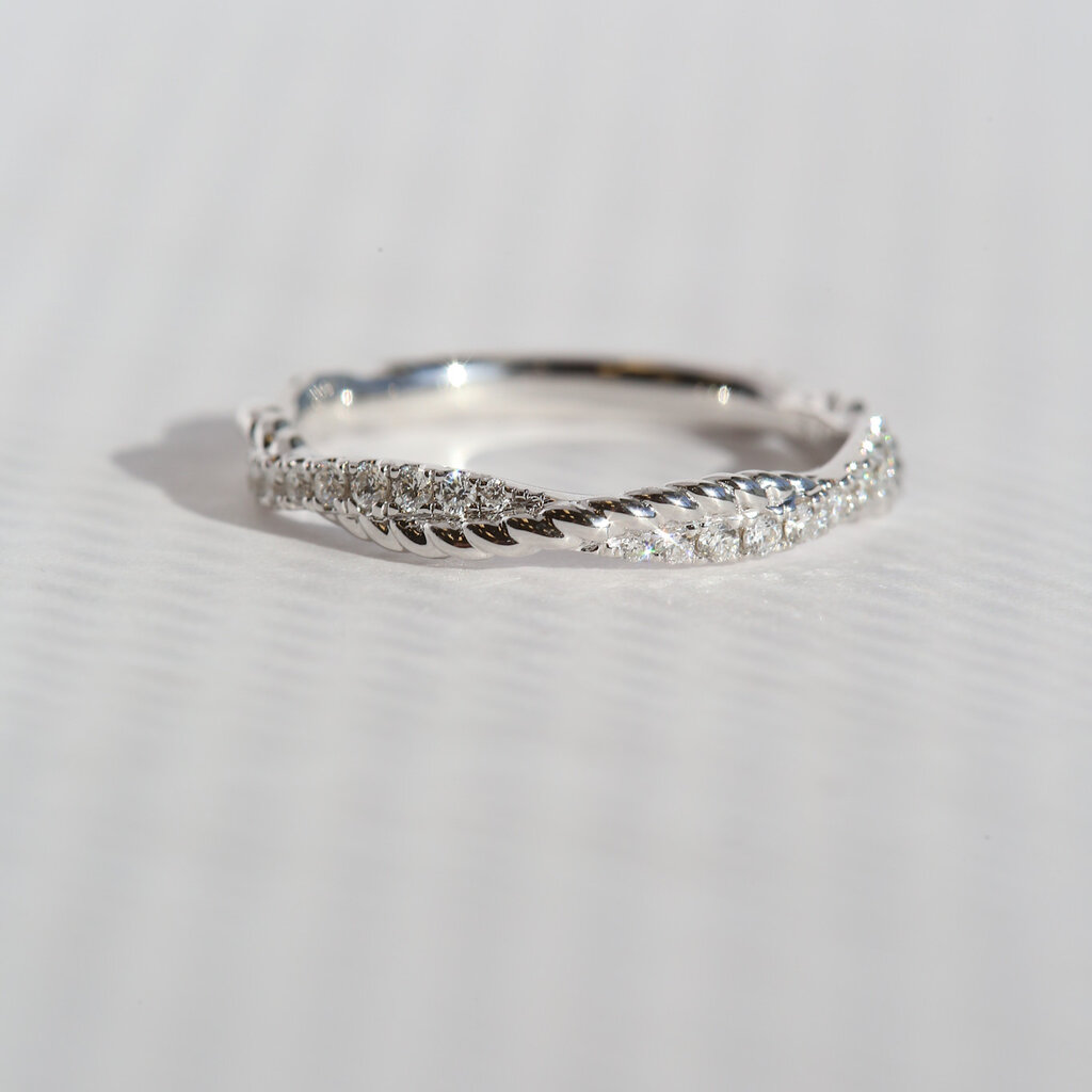 American Jewelry 14k White Gold .28ctw Diamond Twisted Design Wedding Band