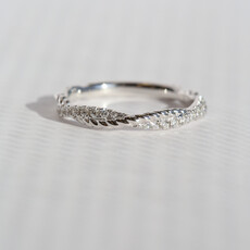 American Jewelry 14k White Gold .28ctw Diamond Twisted Design Wedding Band
