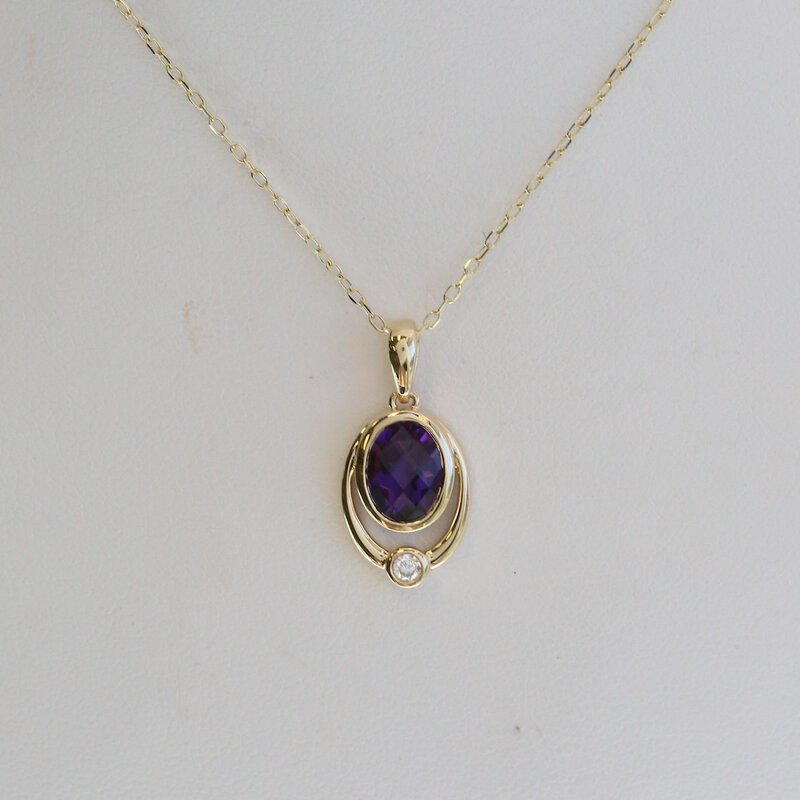 American Jewelry 14k Yellow Gold 1.45ct Amethyst .04ct Diamond Accent Oval Bezel Necklace