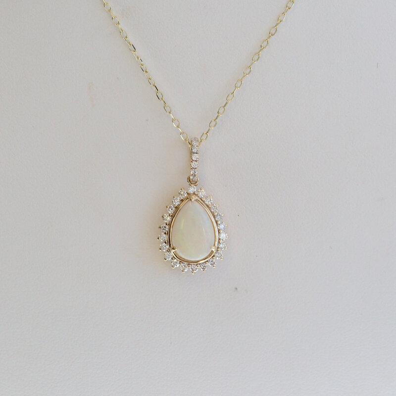 American Jewelry 14k Yellow Gold .86ct Opal .31ctw Diamond Pear Halo Necklace