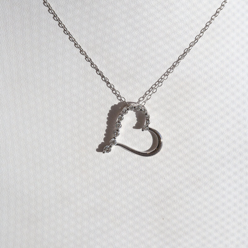 American Jewelry 14k White Gold .25ctw Diamond Heart Necklace
