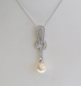 American Jewelry 18/14k White Gold 8.5-9mm Akoya Pearl .25ctw DIamond Dangle Necklace