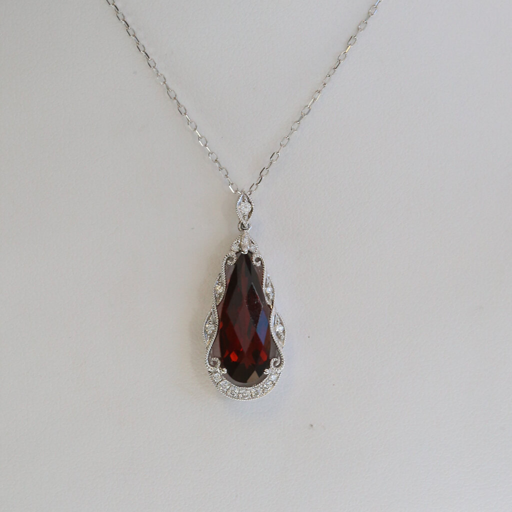 American Jewelry 14k White Gold 4.41ct Garnet .13ctw Diamond Pear Milgrain Necklace