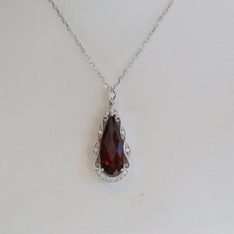 American Jewelry 14k White Gold 4.41ct Garnet .13ctw Diamond Pear Milgrain Necklace