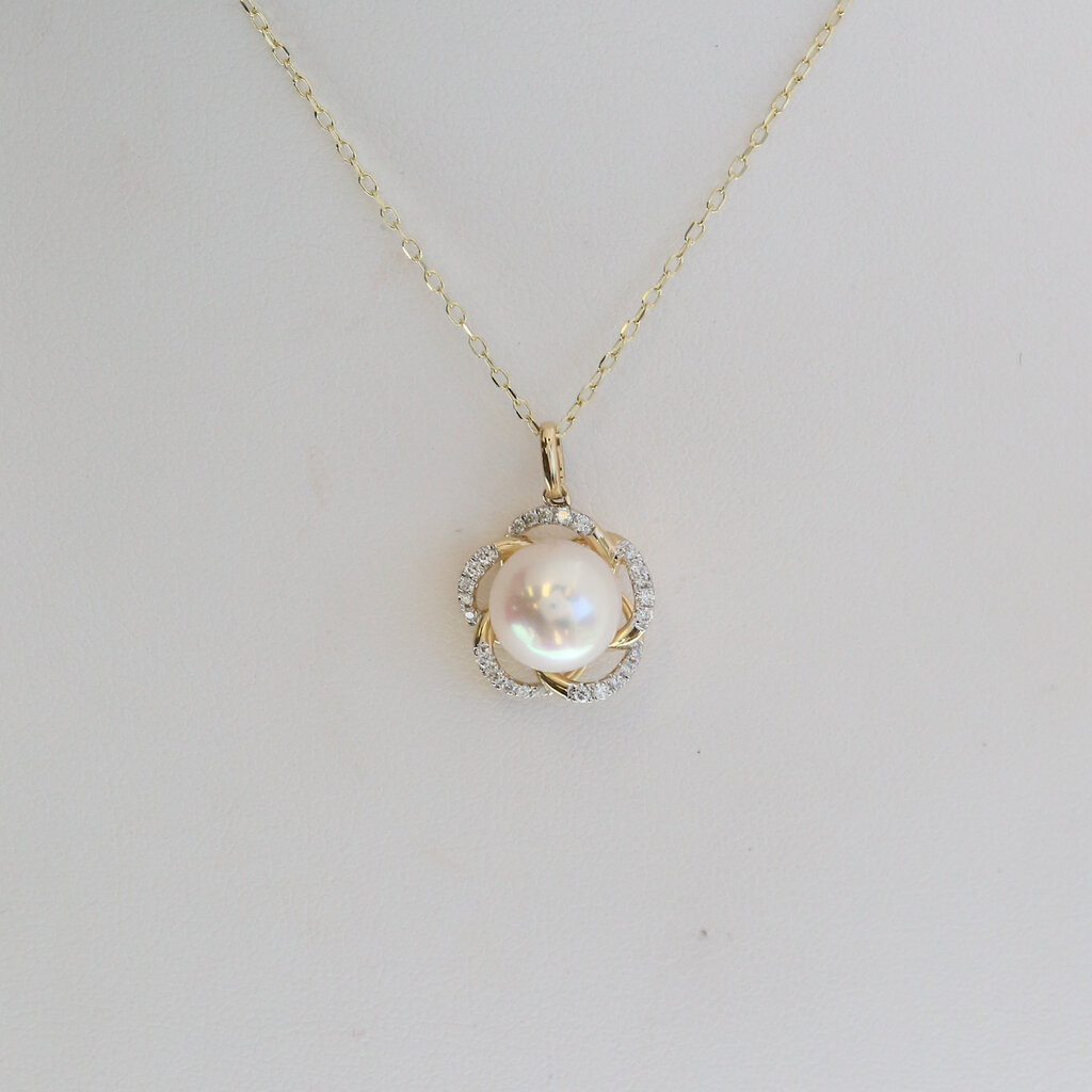 American Jewelry 14k Yellow Gold .11ctw Diamond 9.5-10mm Akoya Pearl Twisted Halo Necklace