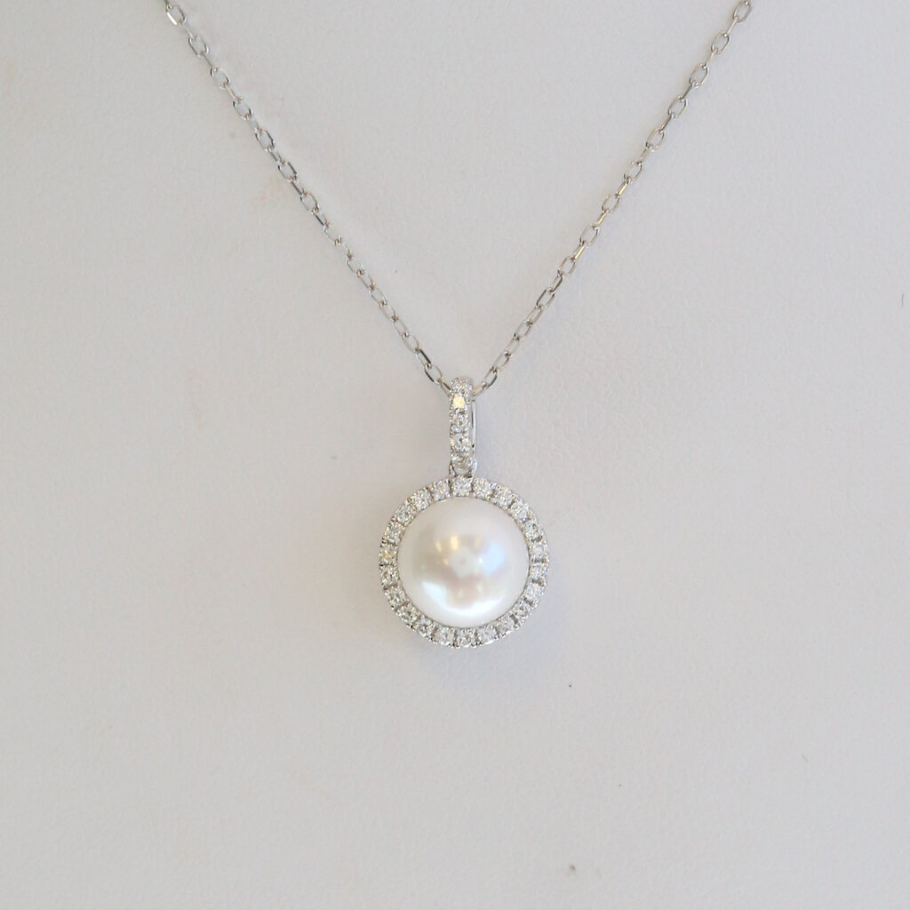 American Jewelry 14k White Gold .21ctw Diamond Akoya Pearl Halo Neckalce