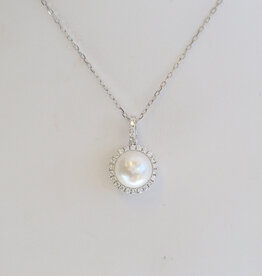 American Jewelry 14k White Gold .21ctw Diamond Akoya Pearl Halo Neckalce