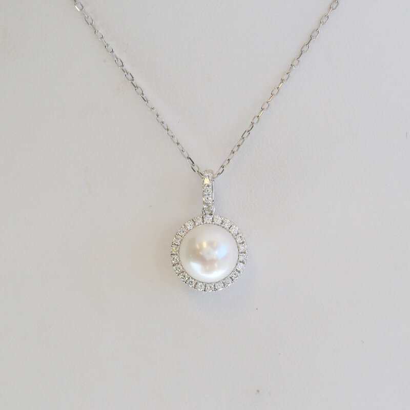 American Jewelry 14k White Gold .21ctw Diamond Akoya Pearl Halo Neckalce