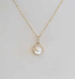 American Jewelry 14k Yellow Gold .12ctw Diamond Akoya Pearl Halo Necklace