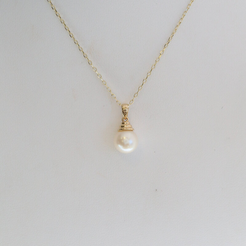 American Jewelry 14k Yellow Gold 7.5-8mm Akoya Pearl Necklace
