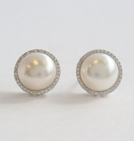 American Jewelry 14k White Gold Akoya Pearl .20ctw Diamond Halo Stud Earrings