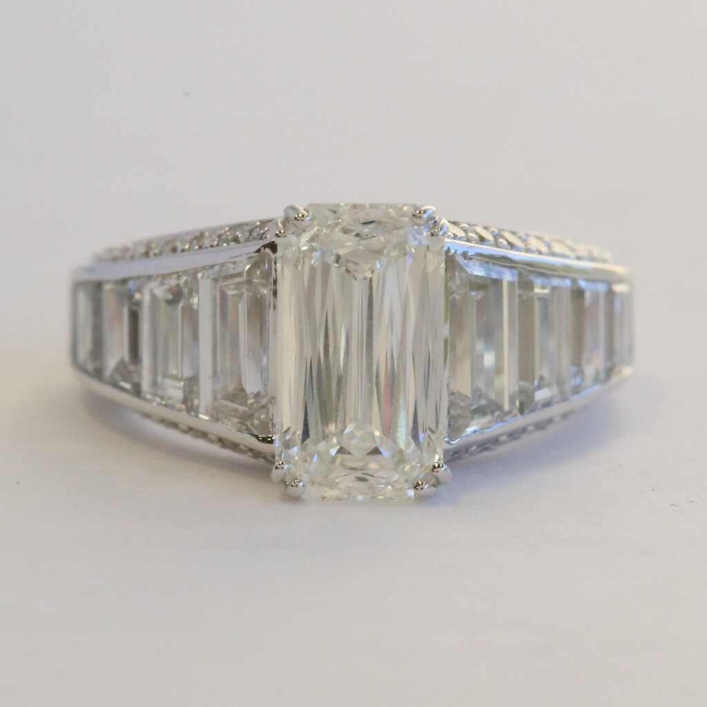 American Jewelry 14k White Gold 6.50ctw (2.00 F/VS1 Ctr) Lab Grown Modified Emerald & Tapered Baguette Engagement Ring