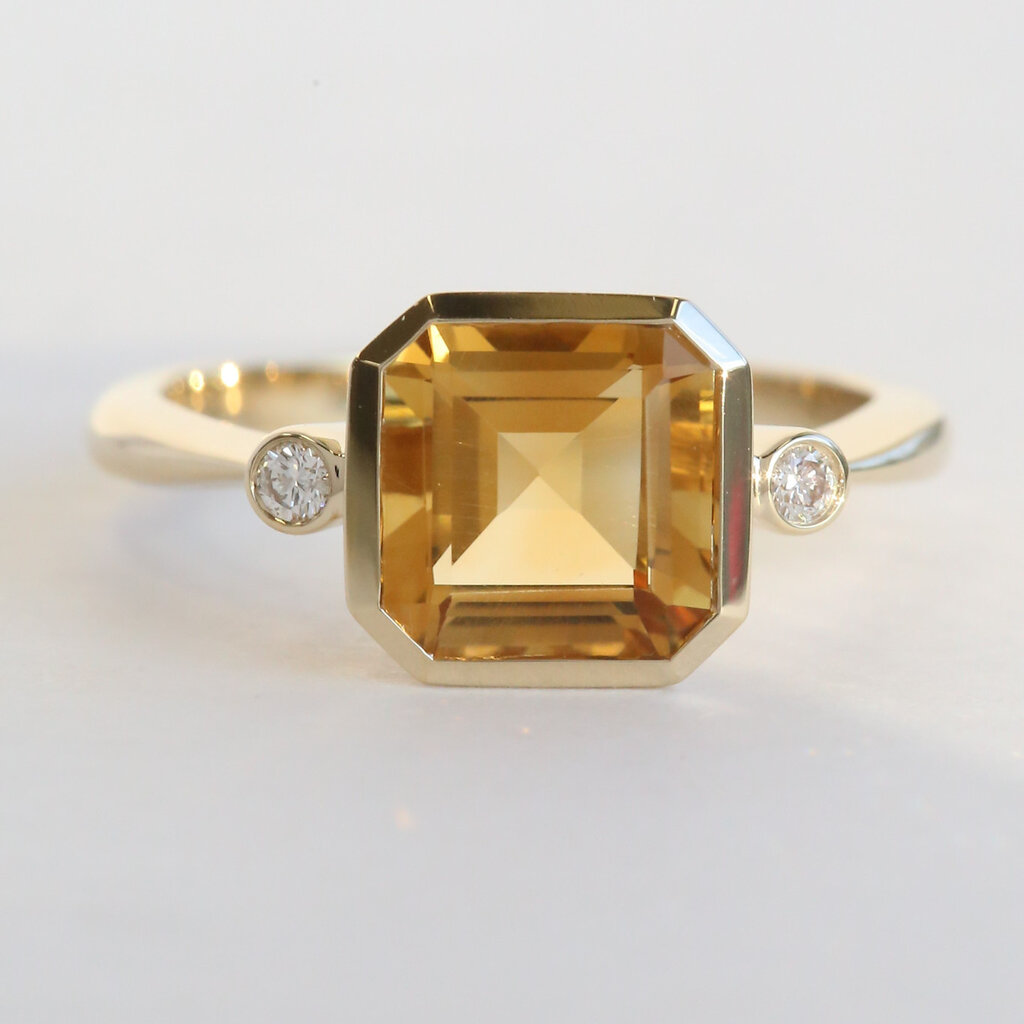 American Jewelry 14k Yellow Gold 3.25ct Citrine .05ctw Diamond Accent Ring