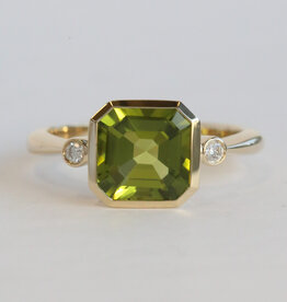 American Jewelry 14k Yellow Gold 3.25ct Peridot .05ctw Diamond Accent Ring
