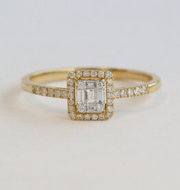 American Jewelry 18k Yellow Gold .21ctw DIamond Baguette & Round Ring