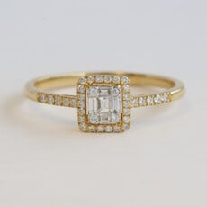 American Jewelry 18k Yellow Gold .21ctw DIamond Baguette & Round Ring