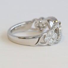 American Jewelry 18k White Gold .57ctw Diamond Milgrain Clover Band Ring