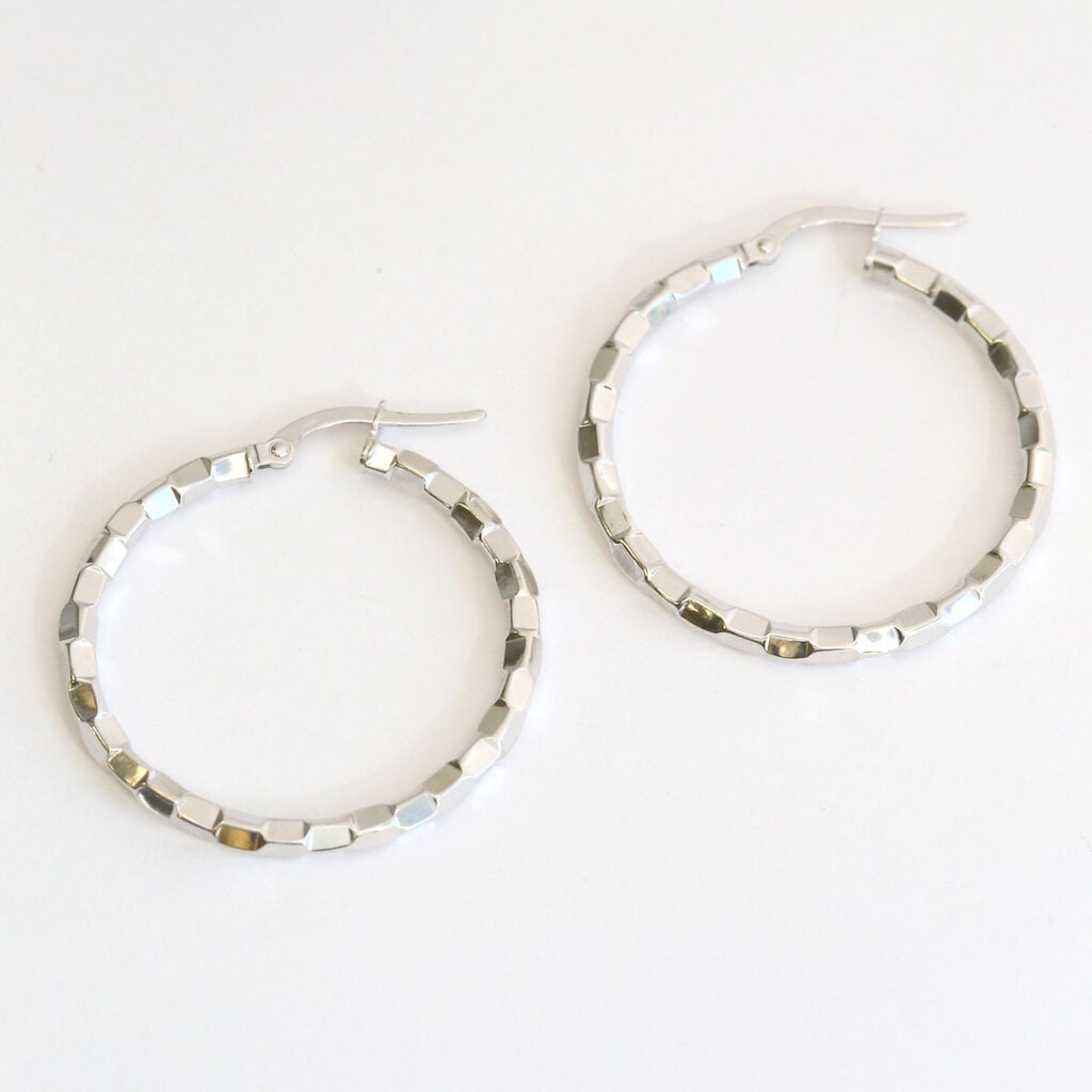 American Jewelry 14k White Gold Hammered Finish Hoop Earrings