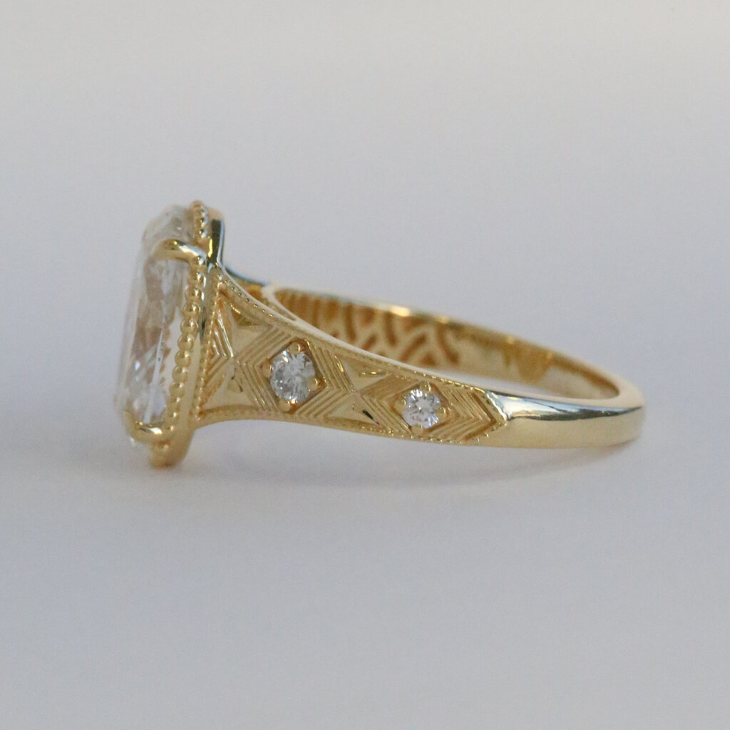 American Jewelry 14k Yellow Gold 3.05ctw (3ctw F/VS1 IGI Lab Grown Oval Ctr) Accented Engagement Ring