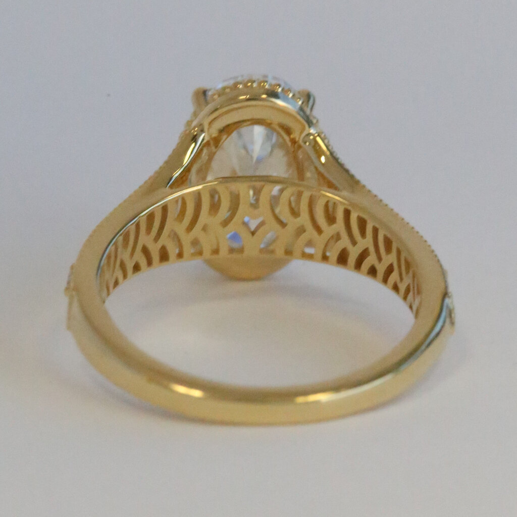 American Jewelry 14k Yellow Gold 3.05ctw (3ctw F/VS1 IGI Lab Grown Oval Ctr) Accented Engagement Ring