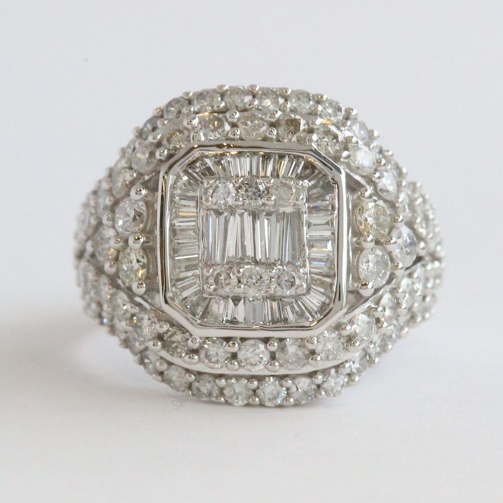 American Jewelry 14k White Gold 3ctw Baguette & Round Diamond Chunky Ring
