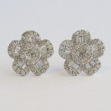 American Jewelry 14k White Gold .88ctw Round & Baguette Diamond Flower Stud Earrings