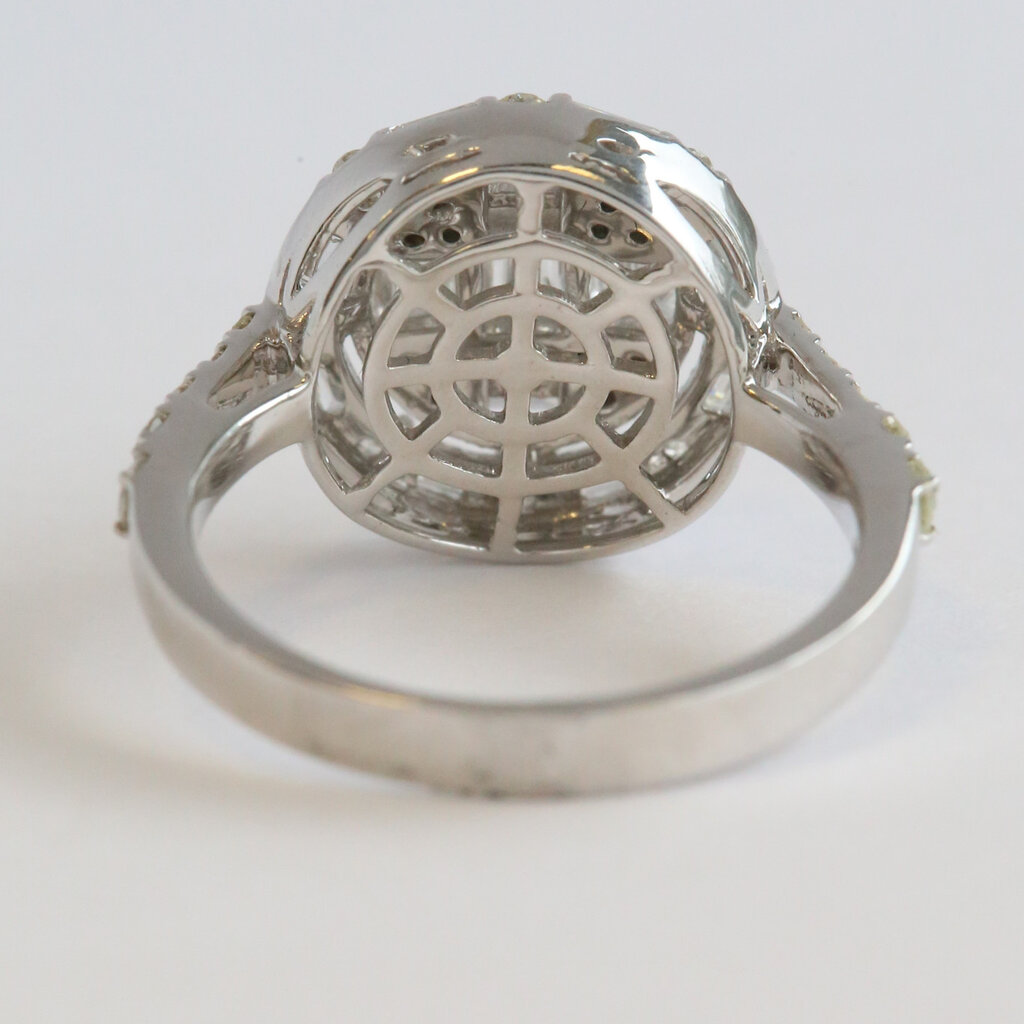 American Jewelry 14k White Gold 1.14ctw Baguette & Round Diamond Halo Ring