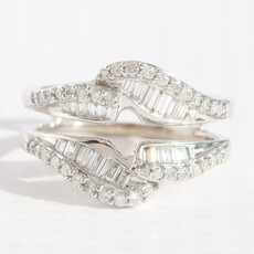 American Jewelry ESTATE 14K White Gold .50ctw Diamond  Baguette & Round Cut Ring Guard
