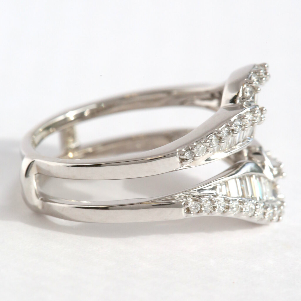 American Jewelry ESTATE 14K White Gold .50ctw Diamond  Baguette & Round Cut Ring Guard