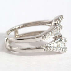 American Jewelry ESTATE 14K White Gold .50ctw Diamond  Baguette & Round Cut Ring Guard