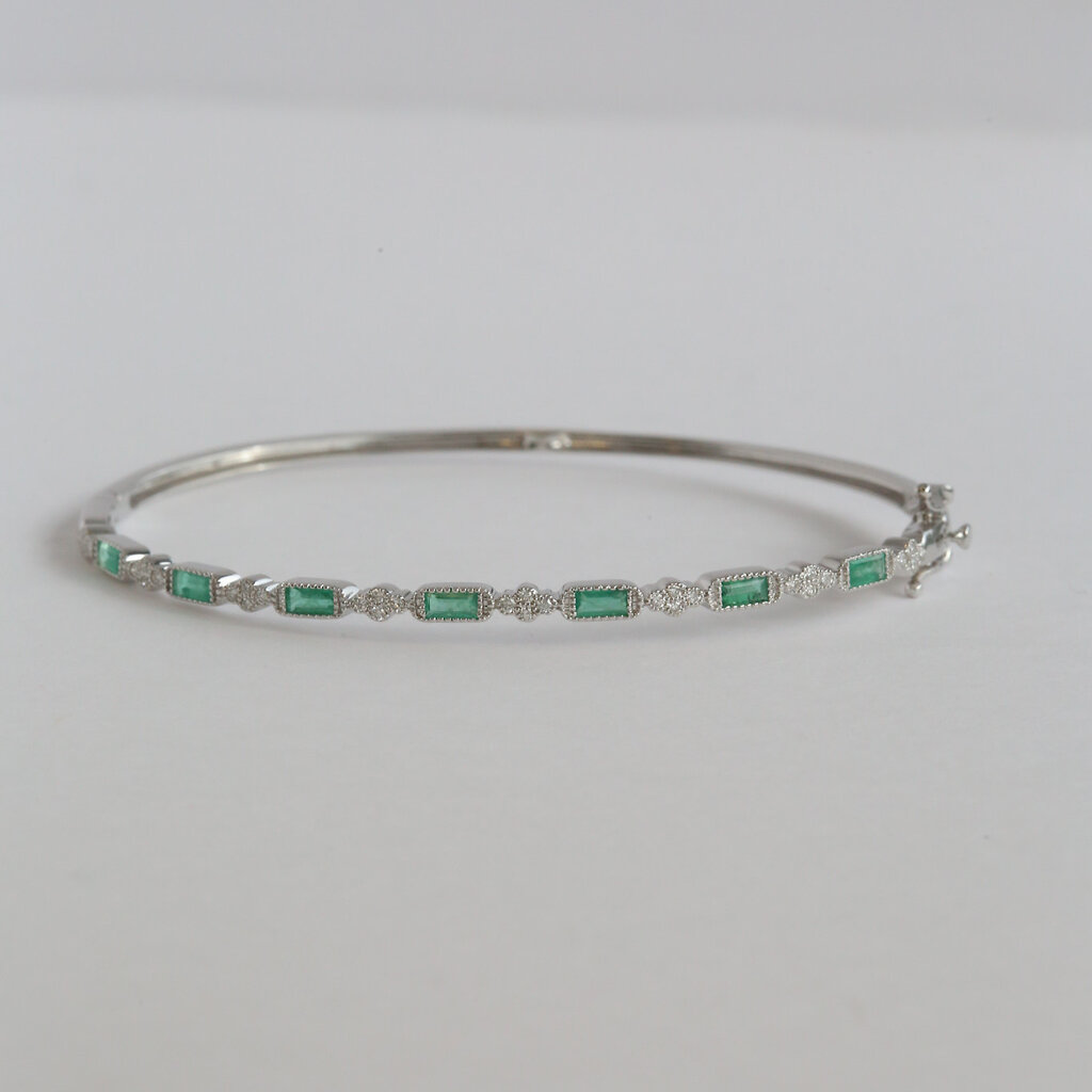 American Jewelry 14k White Gold 1.34ctw Emerald .22ctw Diamong Milgrain Bangle Bracelet