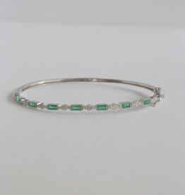 American Jewelry 14k White Gold 1.34ctw Emerald .22ctw Diamong Milgrain Bangle Bracelet
