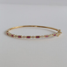 American Jewelry 14k Yellow Gold 1.4ctw Ruby .22ctw Diamond Milgrain Bangle Bracelet