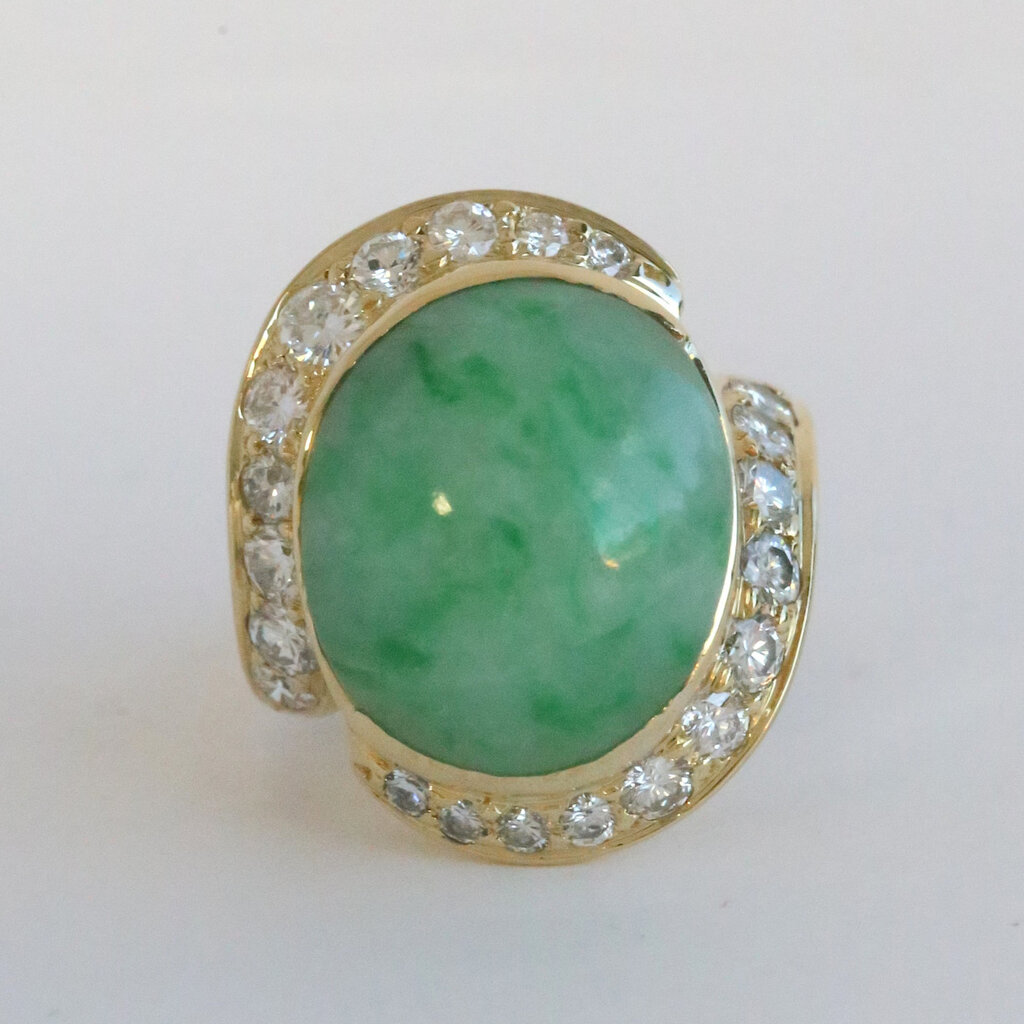 American Jewelry ESTATE Yellow Gold Jade & Approx 2ctw Diamond Cabachon Oval Ring