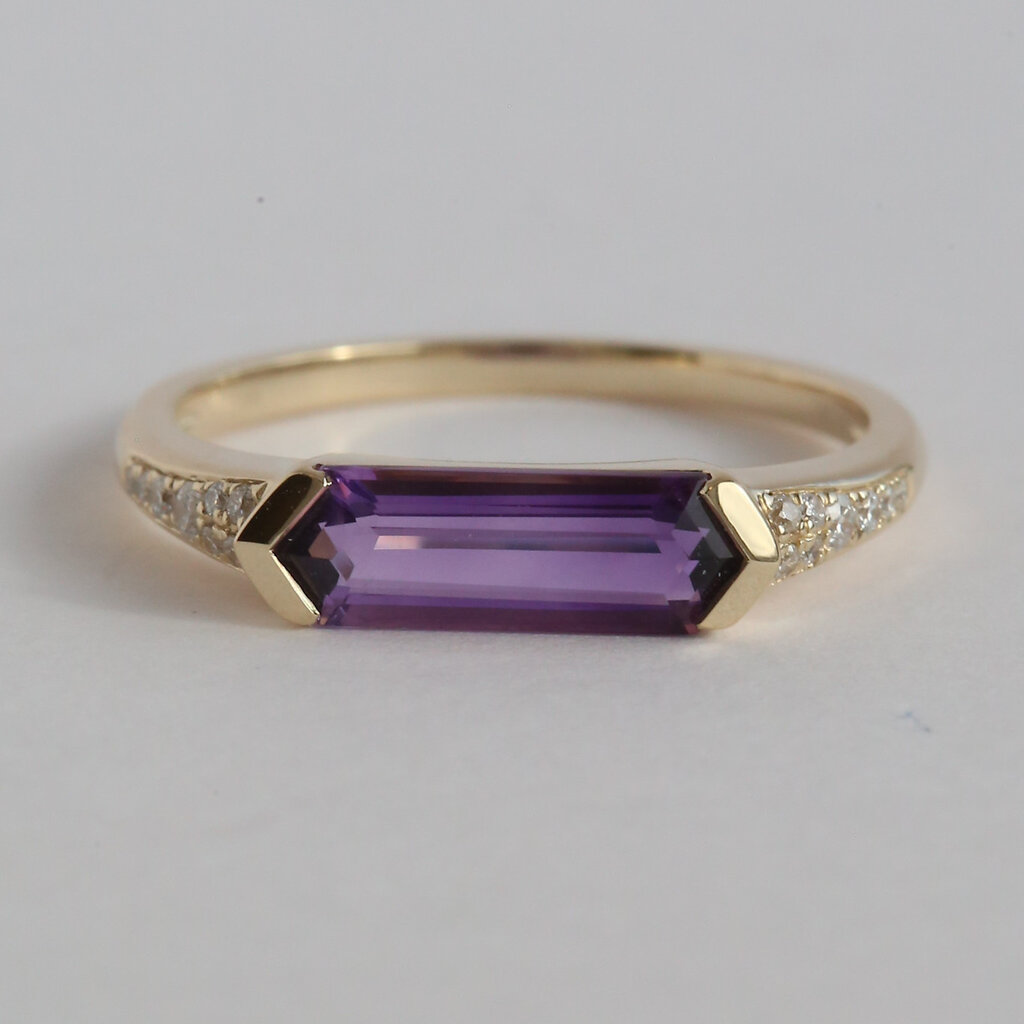 American Jewelry 14k Yellow Gold 1.71ct Amethyst  .08ctw Diamond Elongated Hexagon Ring